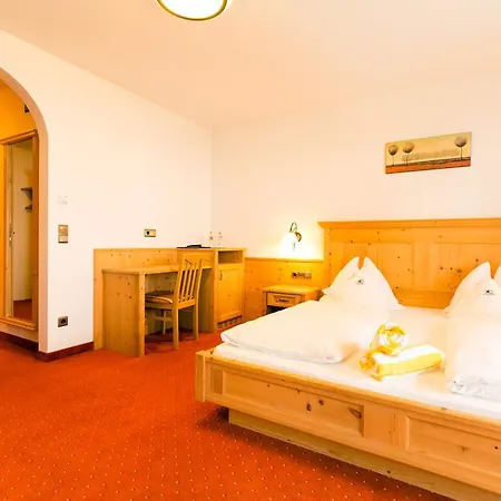 Schneeberg Family 4*