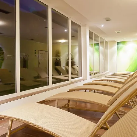Schneeberg Family Курортный комплекс 4*