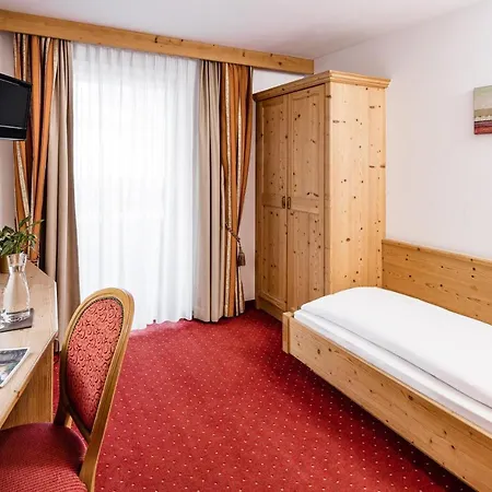 Schneeberg Family Курортный комплекс 4*